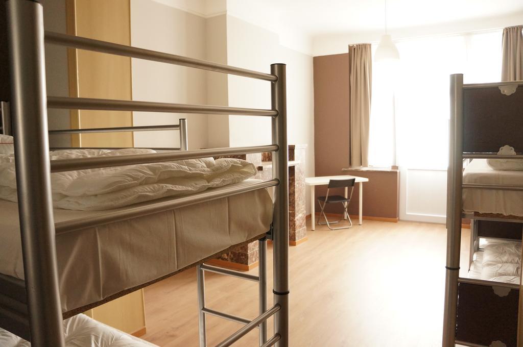 Es Hostel Saint-Gilles Екстер'єр фото