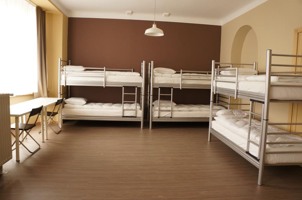 Es Hostel Saint-Gilles Екстер'єр фото