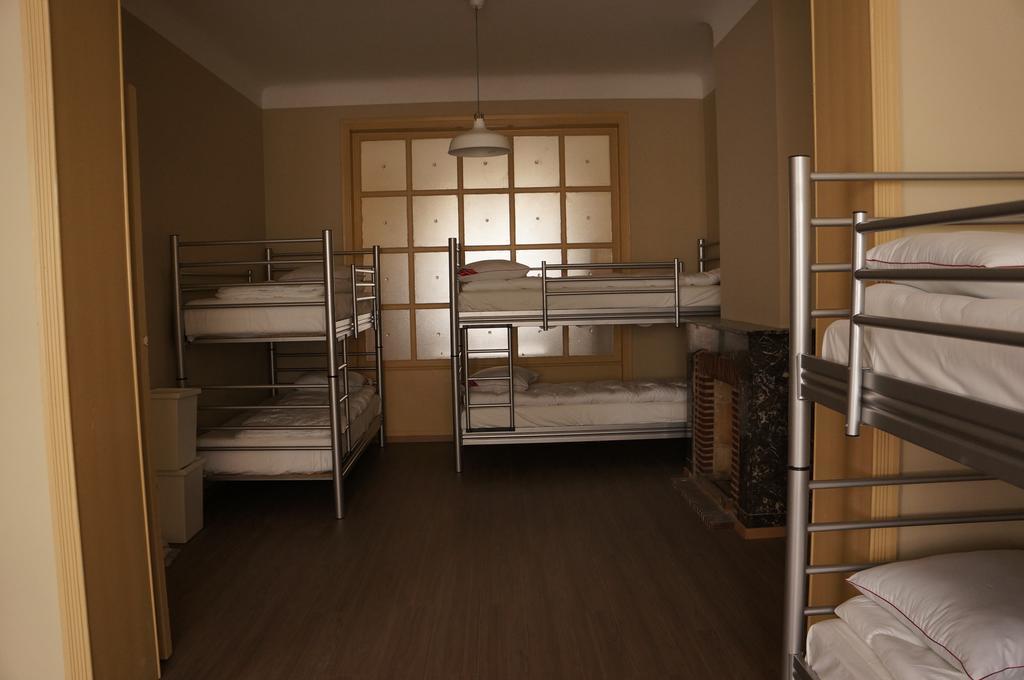 Es Hostel Saint-Gilles Екстер'єр фото