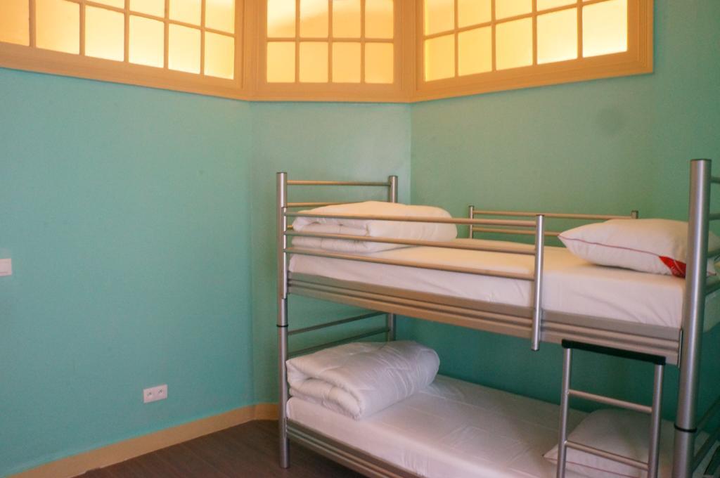 Es Hostel Saint-Gilles Екстер'єр фото