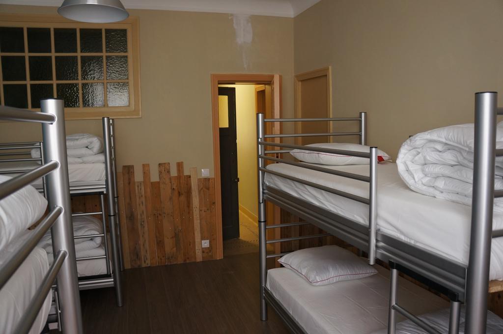 Es Hostel Saint-Gilles Екстер'єр фото