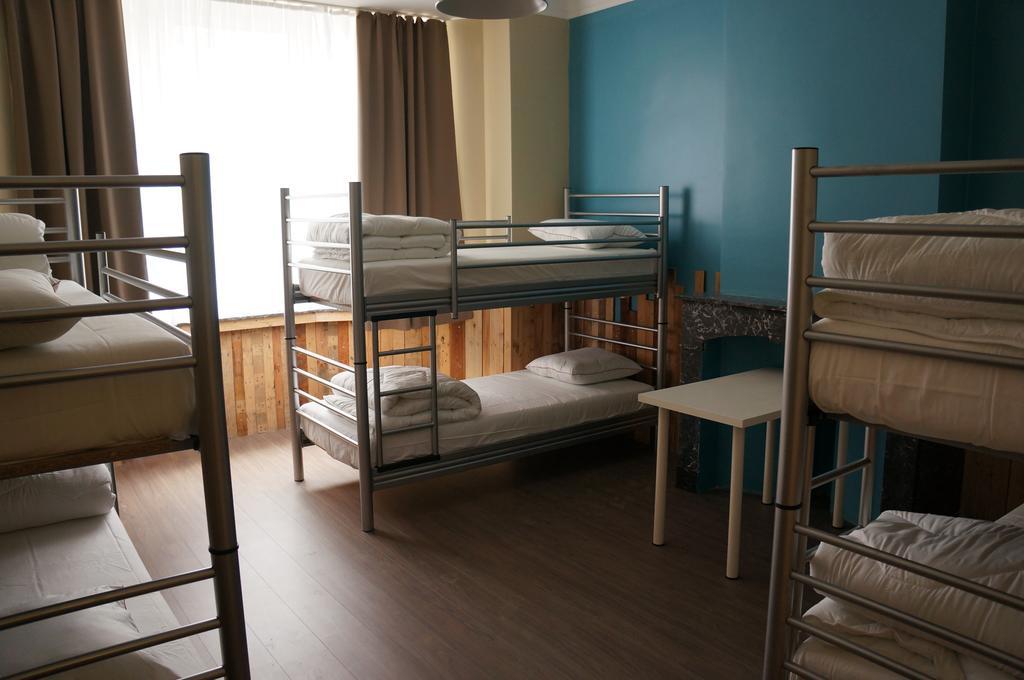 Es Hostel Saint-Gilles Екстер'єр фото